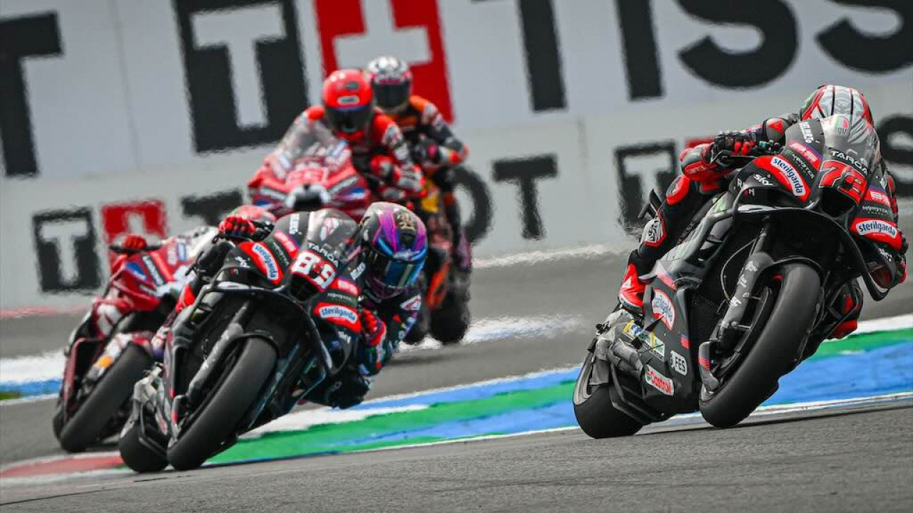Persaingan Ducati dan Aprilia Menggila, Siapa Pembalap yang Paling Punya Nyali?