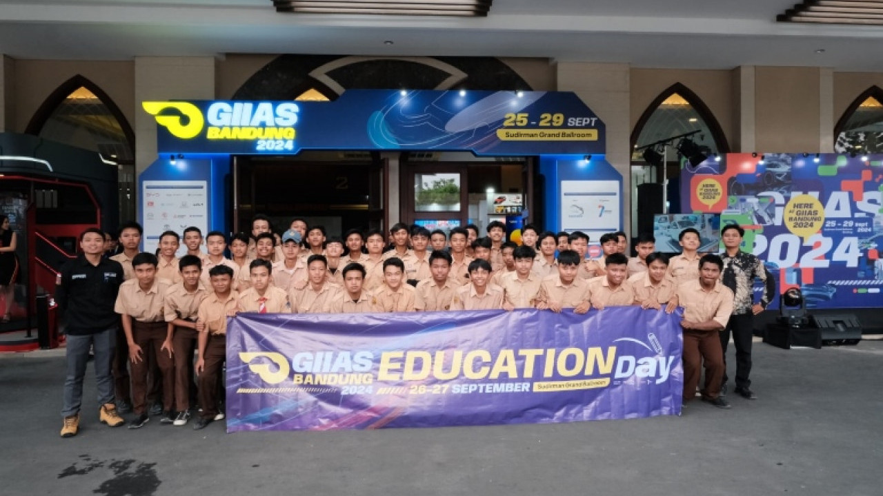 Ratusan Pelajar SMK Meriahkan GIIAS Bandung Education Day 2024