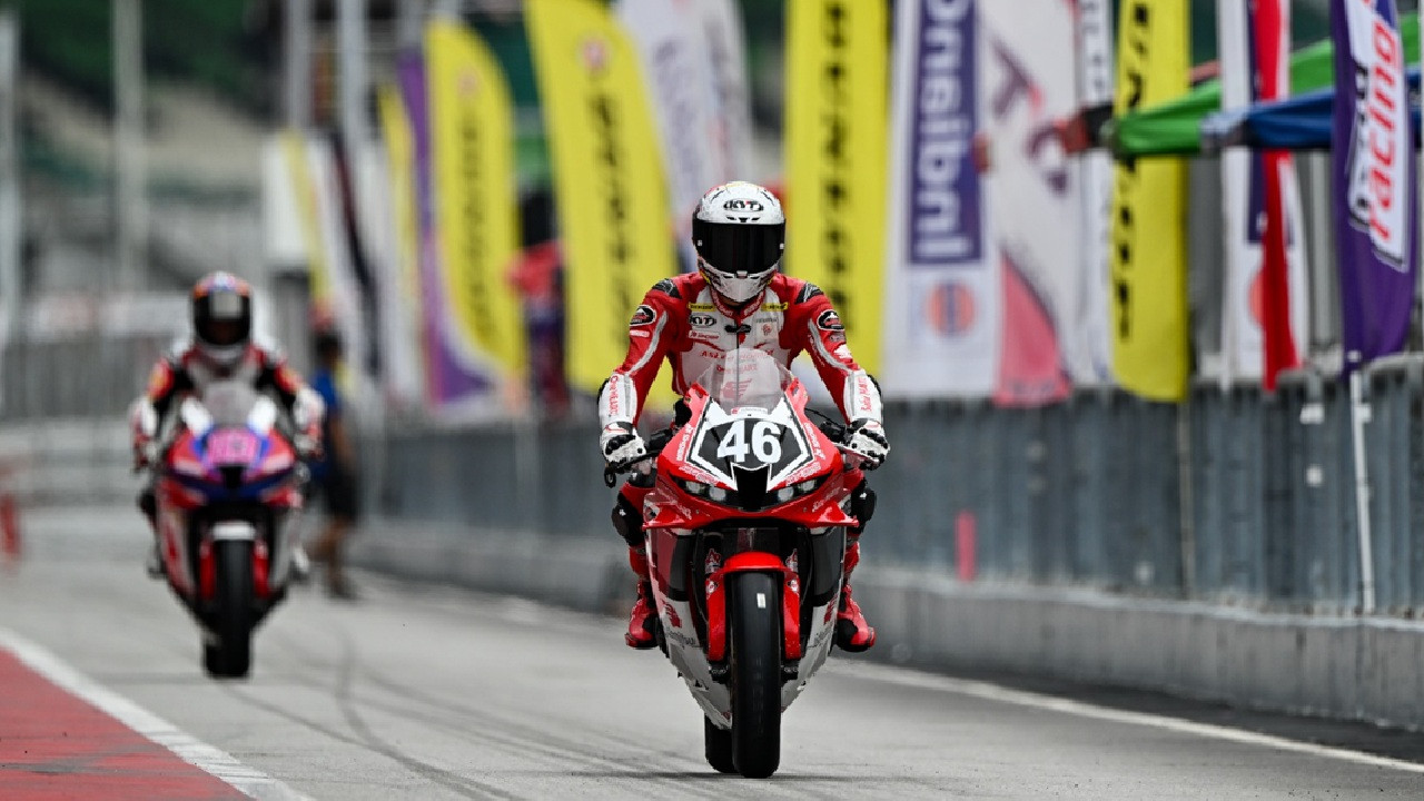 Syarifuddin Azman Dominasi Race 1 ARRC SS600 Malaysia 2025, Herjun Atna Firdaus Tembus Lima Besar