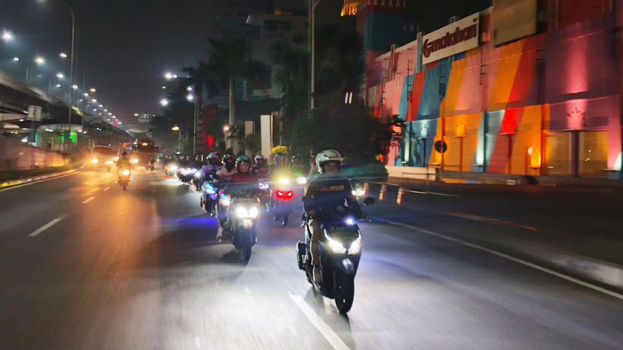 Nocturnity Riding, WMS Ajak Komunitas Honda Vario Nikmati Sensasi Night Ride Sambil Gaungkan Kampanye #Cari_aman