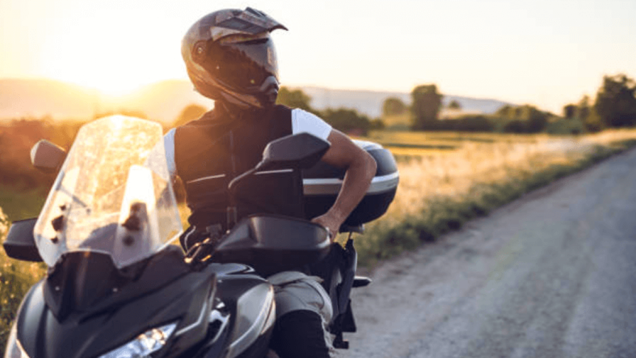 Cegah Dehidrasi, Ini Tips Aman Berkendara Saat Siang Hari di Bulan Puasa