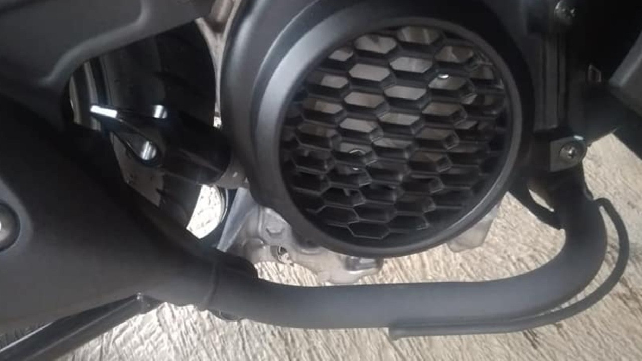 Bukan Sekadar Hiasan! Ini Fungsi Kawat Besi di Leher Knalpot Motor Matic yang Sering Kamu Lihat