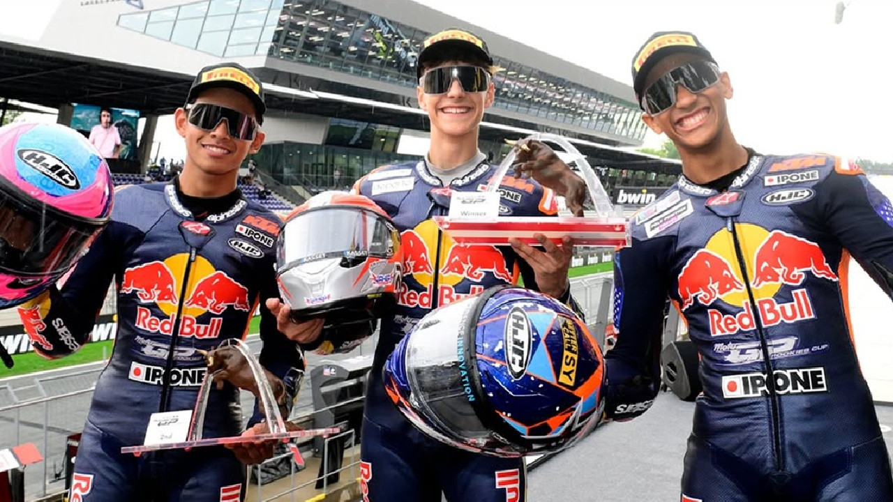 Veda Finish Kedua di Red Bull Rookies Cup Austria 2025, Kecolongan di Lap Terakhir