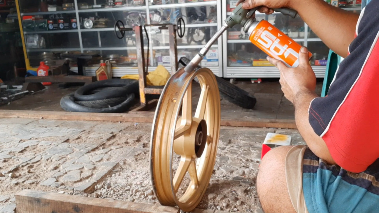 STOP NYALAHIN JALANAN RUSAK! Pelek Motor Kamu Peyang Ternyata Bukan Cuma Karena Lubang! Cuma Modal Rp3 Ribu, Hack Ini Auto-Nyelamatin Velg 