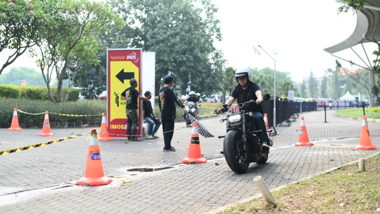 Pengen Coba Motor Baru Gratis? Segera Daftar dan Ikuti Syarat Test Ride di IMOS 2024