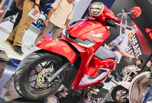 Punya Harga Mepet, Yuk Bandingkan Honda Vario 160 dan Honda Stylo 160