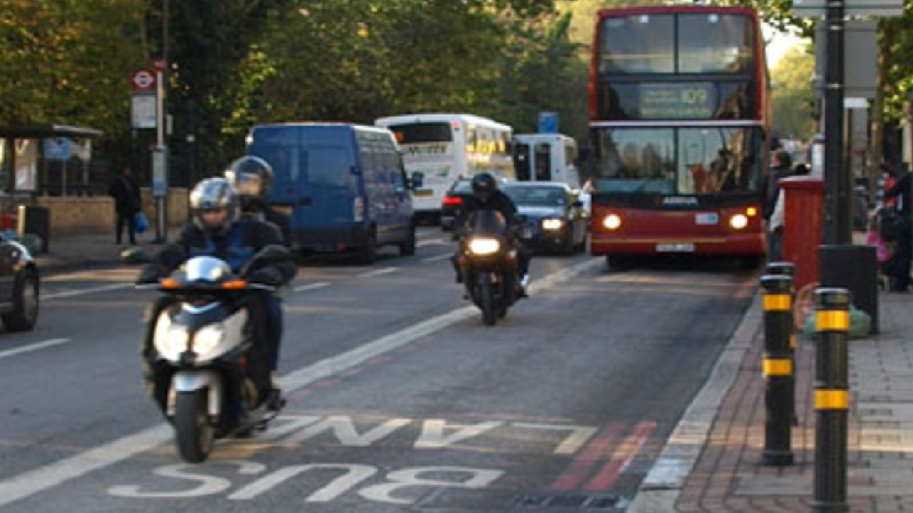 Inggris Tolak Permintaan Pengguna Sepeda Motor Bisa Lewati Jalur Bus, Ini Alasannya