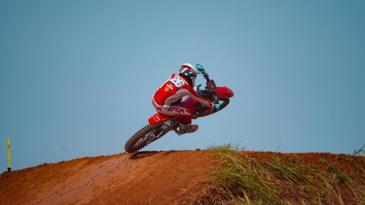 Mental Juara Diva Ismayana Bawa Ducati MX Team Indonesia Berjaya di Kejurnas Motocross Bekasi