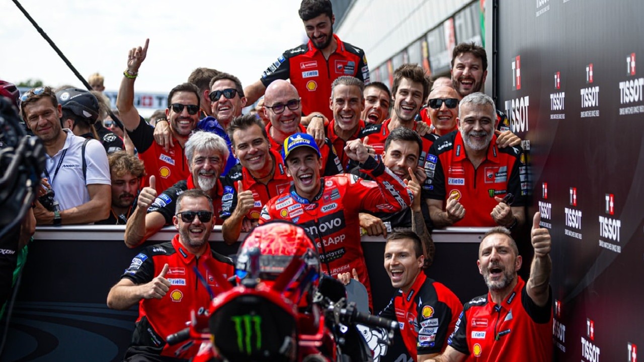 Kalah Teknik! Marc Marquez Jelaskan Kenapa Francesco Bagnaia Tertinggal Jauh