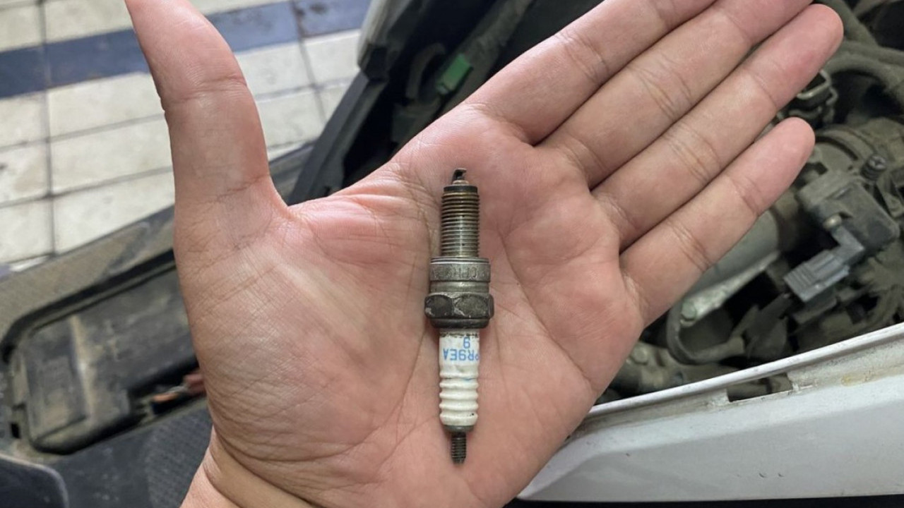 Bikin Bensin Boros! Catat Batas Aman Pemakaian Busi Motor Sebelum Rusak