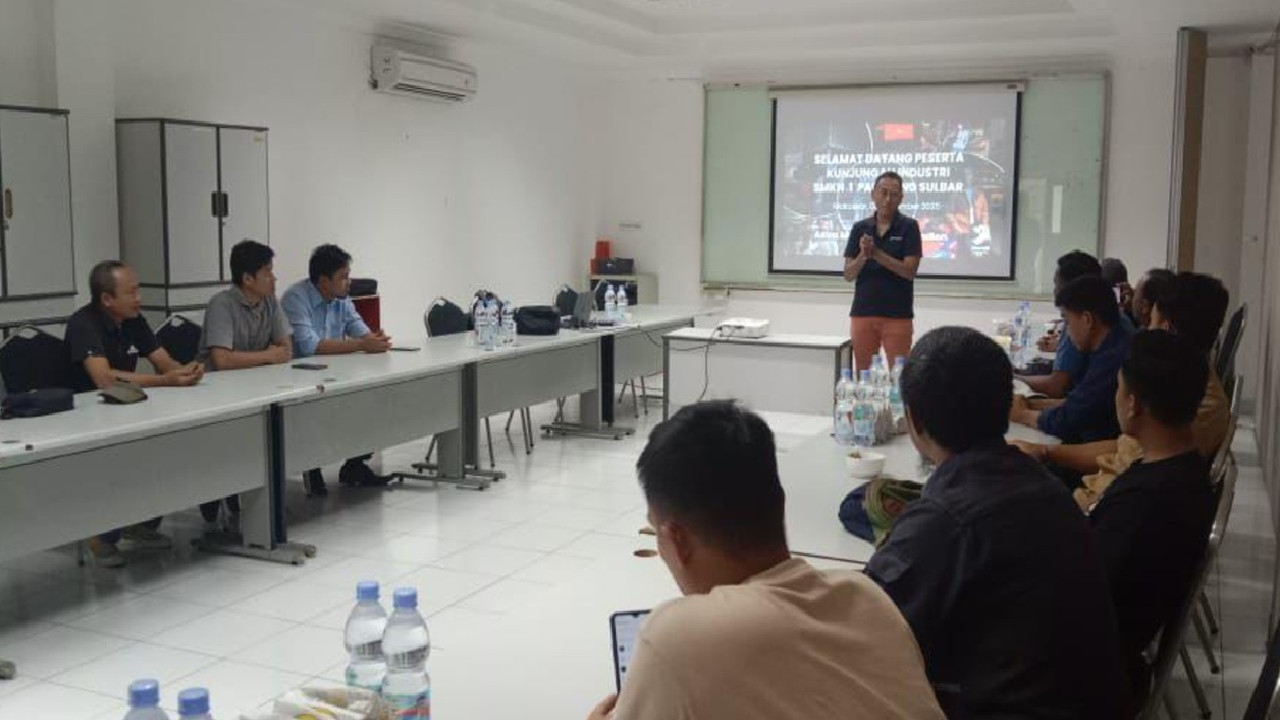 Astra Motor Sulsel Perkuat Dukungan Dunia Vokasi Lewat Kunjungan Industri SMKN 1 Papalang