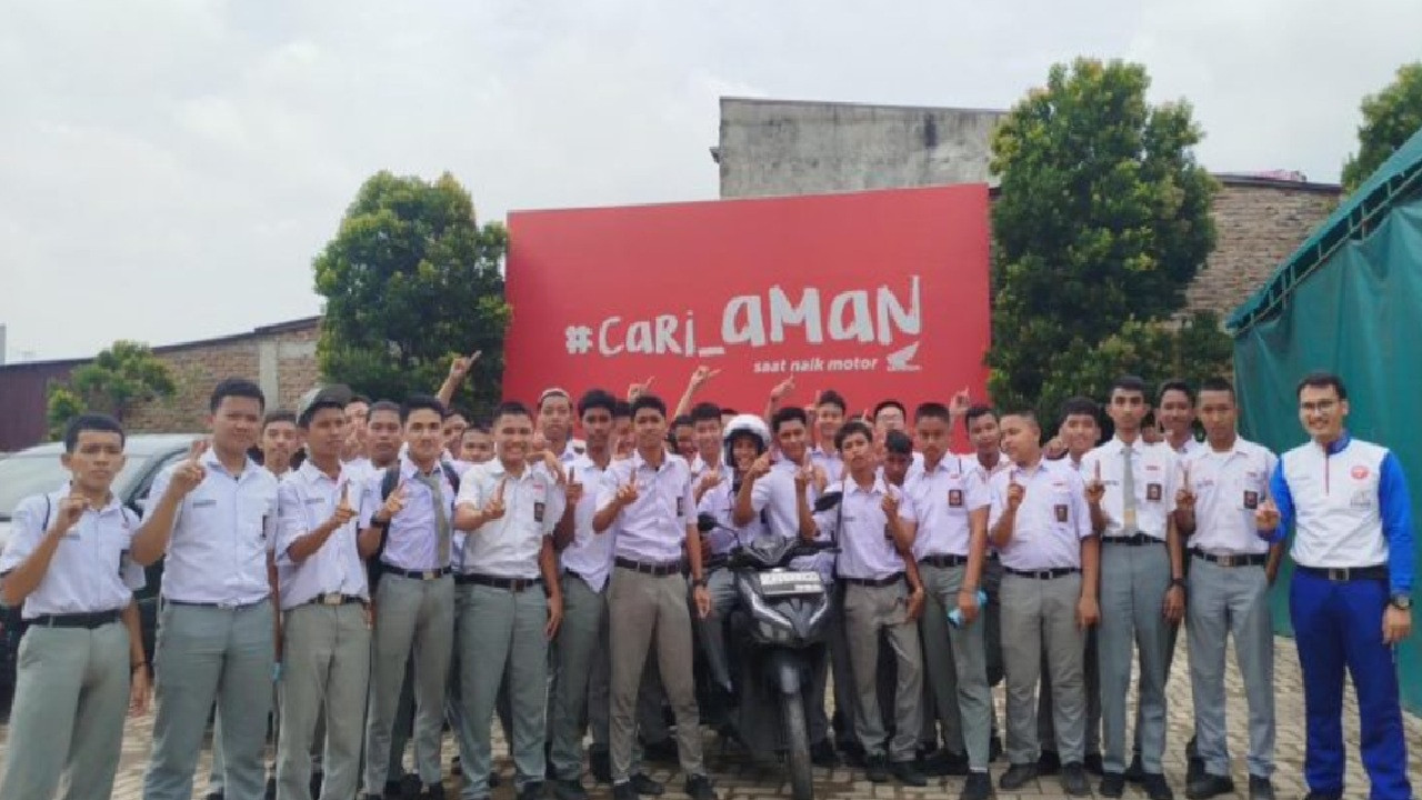 Honda Sosialisasikan Keselamatan Berkendara untuk Pelajar di SMK Negeri 2 Medan