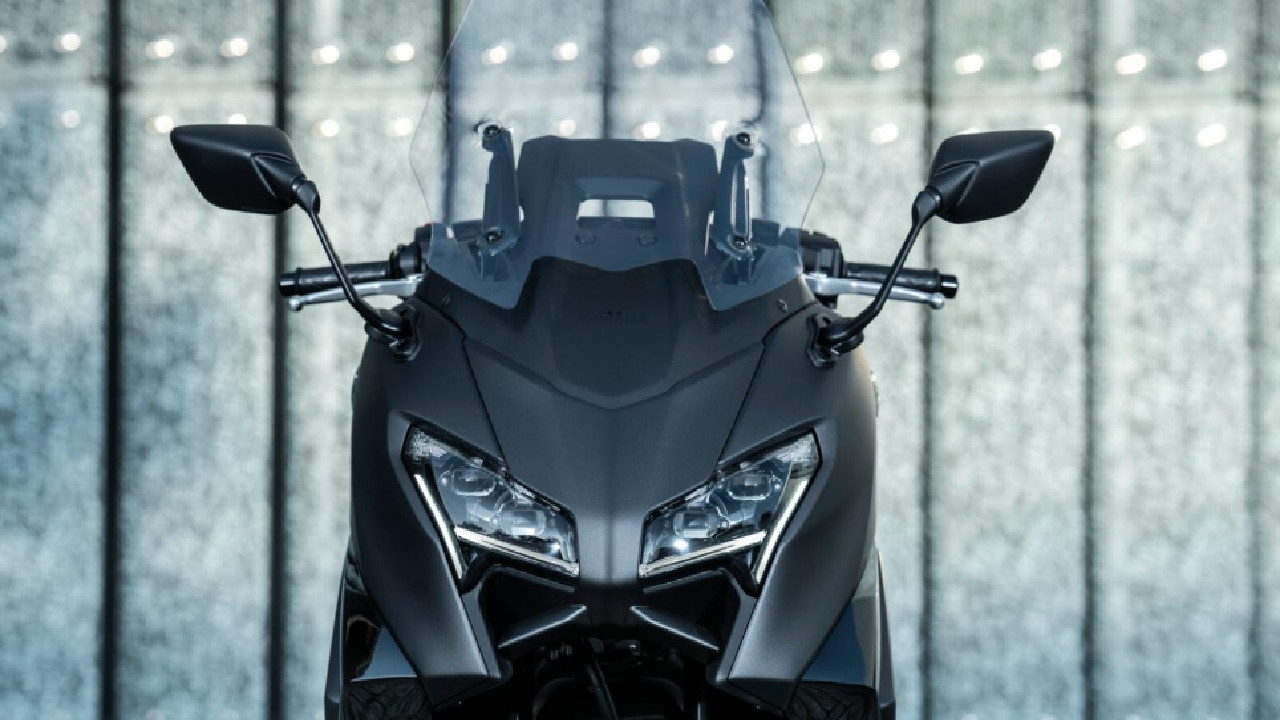 Yamaha TMAX Tech MAX 2025, Skutik Bongsor dengan Panel Instrumen Makin Canggih