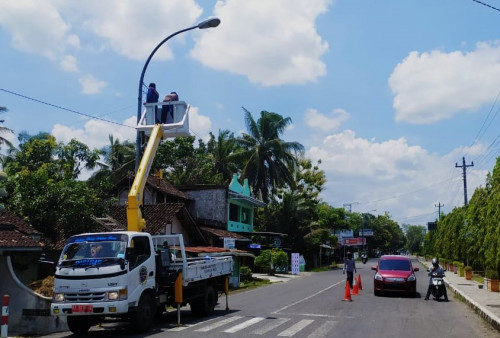 Bogor Beri Masyarakat Fitur Baru untuk Lapor Lampu Jalan yang Mati, Tinggal Scan Barcode!