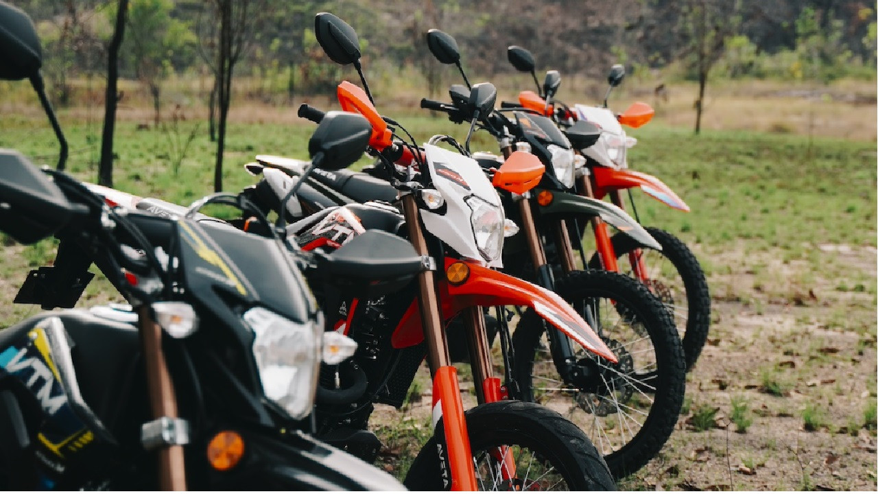 Baru aja Meluncur Motor Trail dan Supermoto Gahar 250 cc dengan Harga yang Terjangkau Banget!