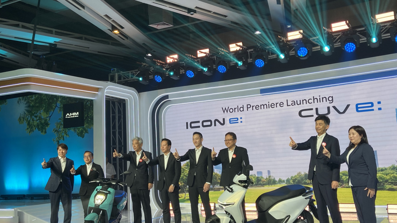 Motor Listrik Honda Icon e: dan Cuv e: Resmi Mengaspal di Indonesia