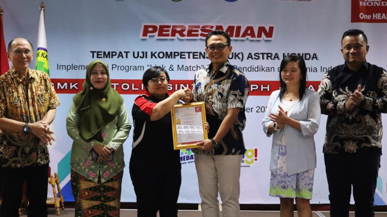 Keren! SMK Katolik Sint Joseph Raih Grade A+ dari Wahana Honda, Dapat Donasi Motor untuk Praktik