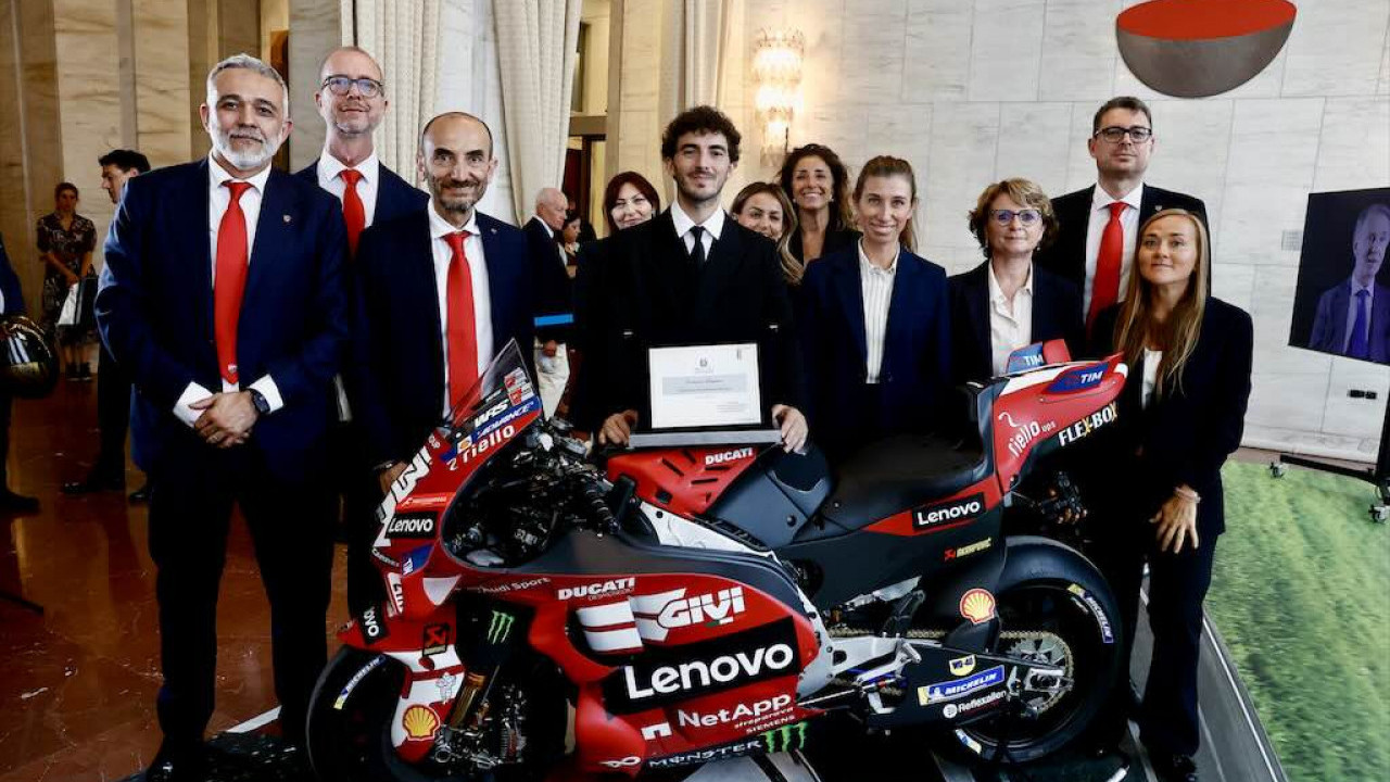Sejajar dengan Valentino Rossi, Bagnaia dan Bezzecchi Terima Penghargaan dari Pemerintah Italia