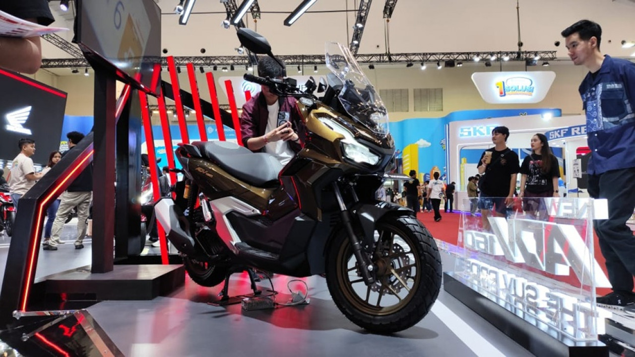 New Honda ADV160 Tampil Memukau di IMOS 2025 dengan Fitur Unggulan dan Program Penjualan Menarik