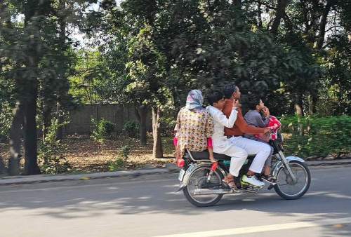 Bonceng Anak di Motor? Ini Tips Amannya 