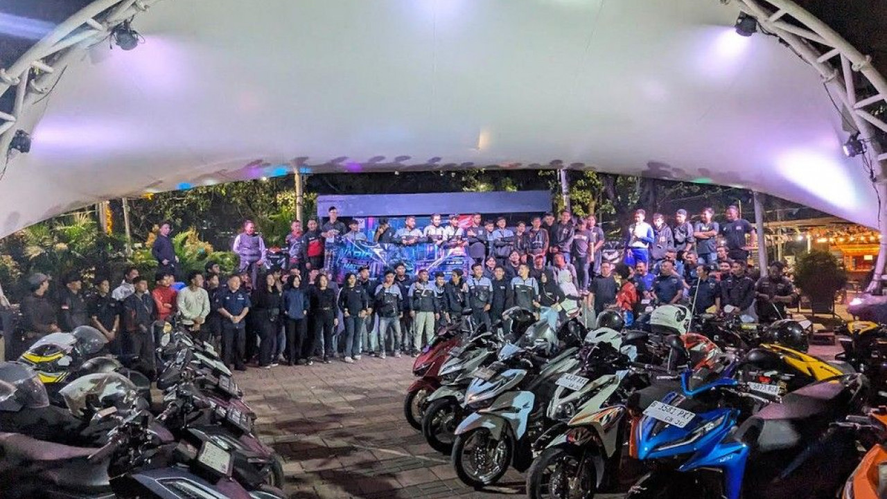 Pecah! Ratusan Bikers Seru-seruan di Night Ride Honda Vario Street Nation