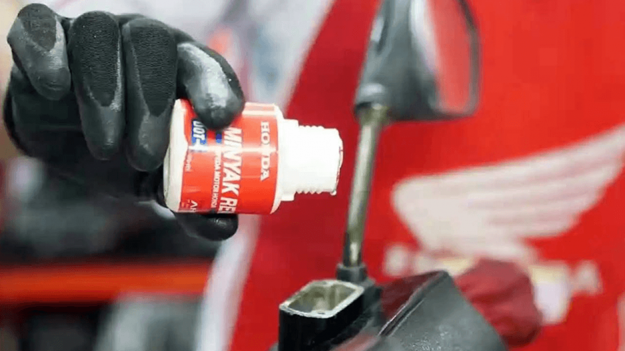 Hati-hati Ngeblong! Ini Tanda Minyak Rem Motor Sudah Waktunya Diganti