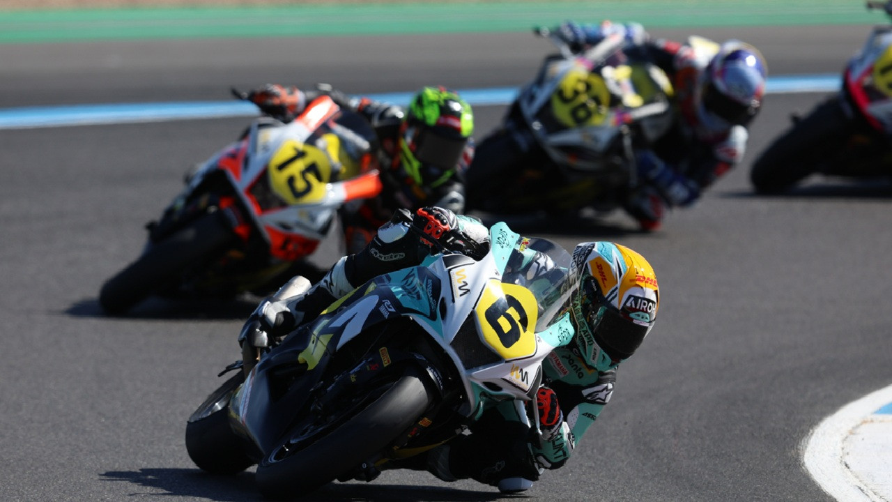 Maria Herrera Kuasai Race 1 WorldWCR Prancis 2025, Chloe Jones dan Beatriz Neila Lengkapi Podium