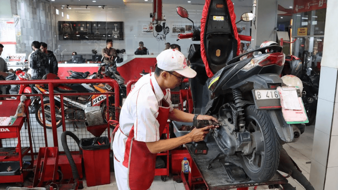 Sikat Sob! Promo AHASS Kartini: Servis Motor Matic Honda Diskon Gede