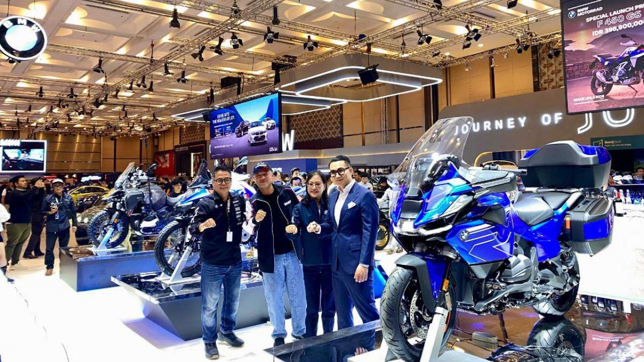 BMW Motorrad Rilis F 450 GS dan R 1300 RT di GIIAS 2026, Ada Harga Spesial!