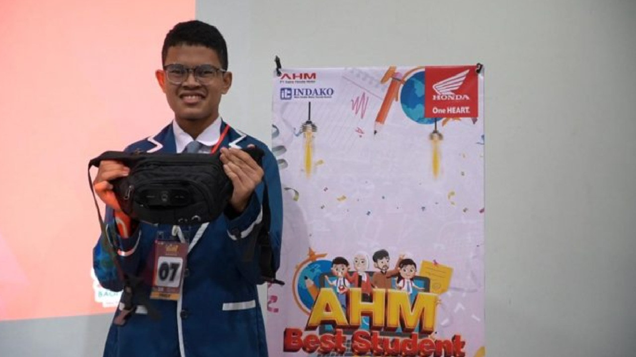 Menginspirasi, Pemenang AHM Best Student 2025 Regional Sumut Ini Ciptakan Teknologi Berbasis AI untuk Aksesibilitas Lansia dan Tunanetra