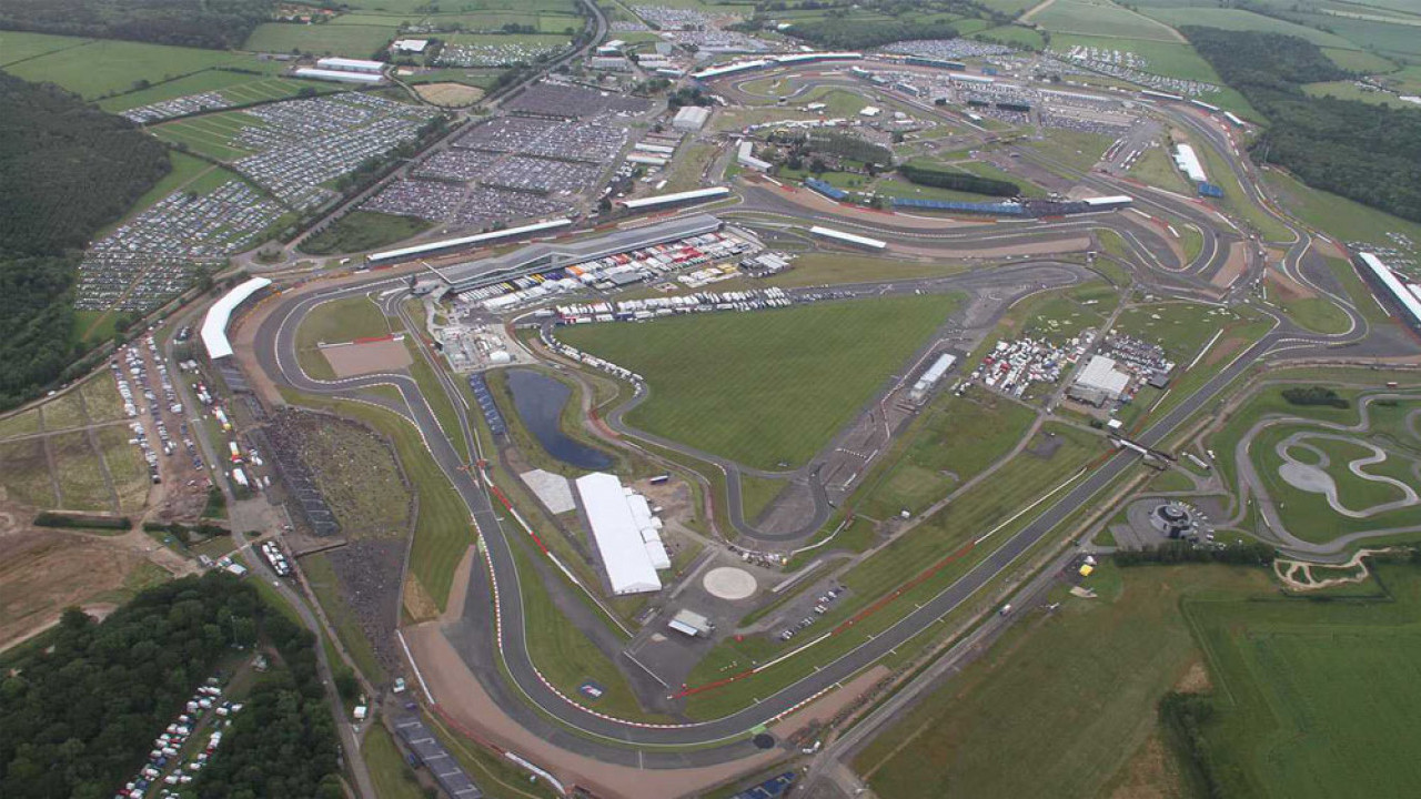 Profil Sirkuit Silverstone: Lintasan Bersejarah MotoGP dan Formula 1 di Inggris