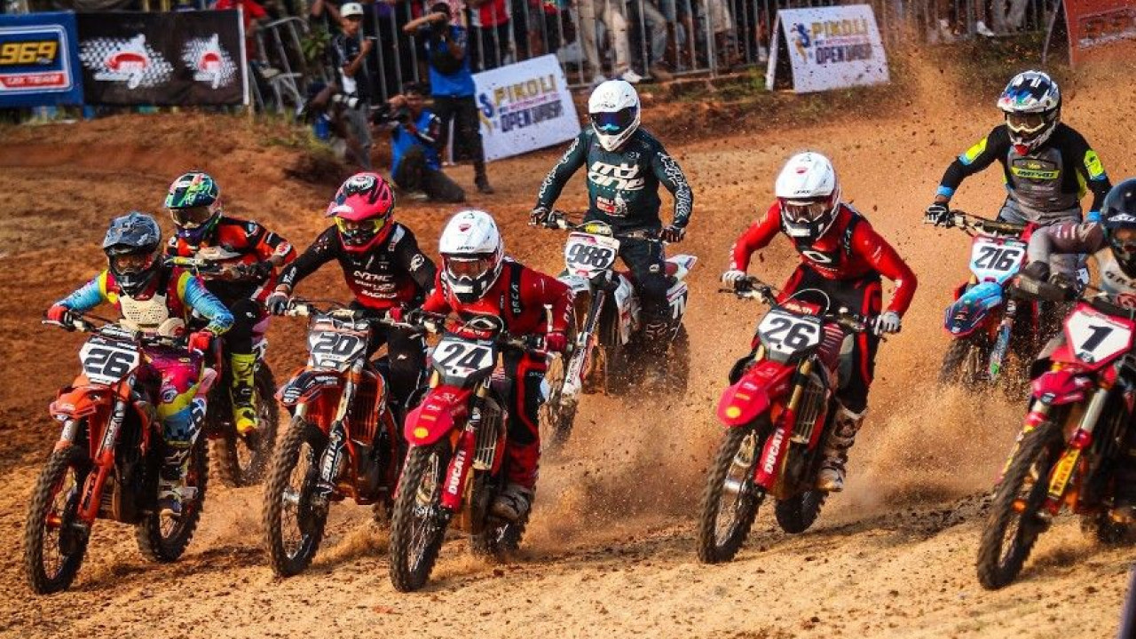 Ducati MX Team Indonesia Menggila di Kejurnas Motocross 2026 Round 4 Bekasi: Diva Ismayana Finish P2, Hilman Maksum Konsisten di P4