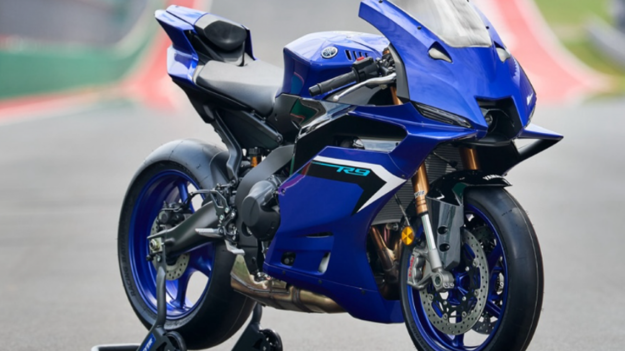 Boyong Mesin CP3, Supersport Yamaha R9 2025 Akhirnya Meluncur!