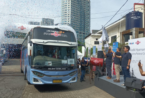 Mudik Bareng Federal Oil, Para Mekanik Senyum Manis Naik Bus Sleeper