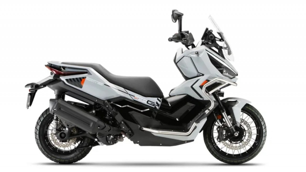 Pendatang Baru di Segmen Maxi Scooter Bawa Fitur Canggih yang Mulai Jadi Standar Baru