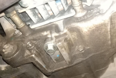 Ganti Oli Motor Saat Mesin Panas Bikin Baut Slek? Ini Cara yang Aman