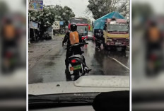 Gokil! Pemotor Bebek Ini Berhasil Usir Bus Pariwisata yang Lawan Arah
