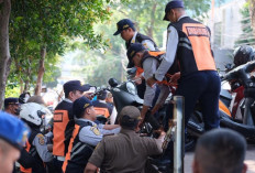Jangan Suka Parkir Liar! 16 Motor di Kebayoran Baru Diangkut Petugas Gabungan