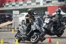 Intip Keseruan Balap Motor Listrik KOSMIK Funrace di PEVS 2024