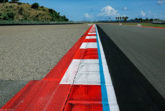 Bukan Sekadar Ornamen Sirkuit Balap, Ini Fungsi Garis Warna Warni yang Bernama Kerb