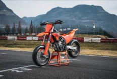 KTM 450 SMR 2027 Tampil Lebih Agresif, Siap Menghadapi Lintasan Supermoto