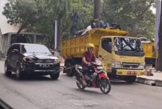 Luar Biasa! Bapak-bapak Ini Tarik Mobil Toyota Fortuner Pakai Motor Honda Supra X 125